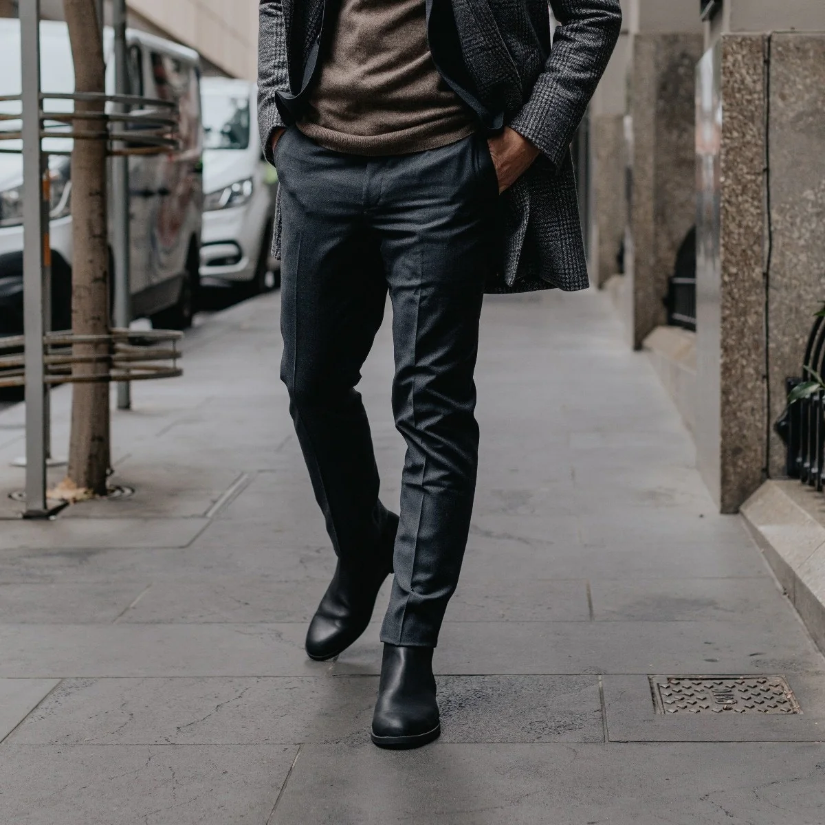 1901 Ankle Chelsea Boot - Black - Image 3